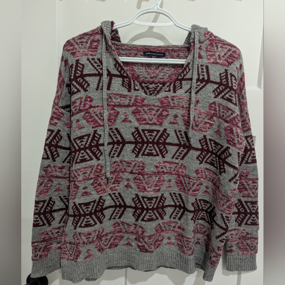 American Eagle Outfitters Gray and Pink Patterned Sweater